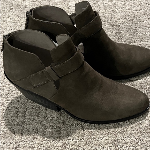 Eileen Fisher Taupe Cutout Ankle Boots size 11 - Picture 9 of 10
